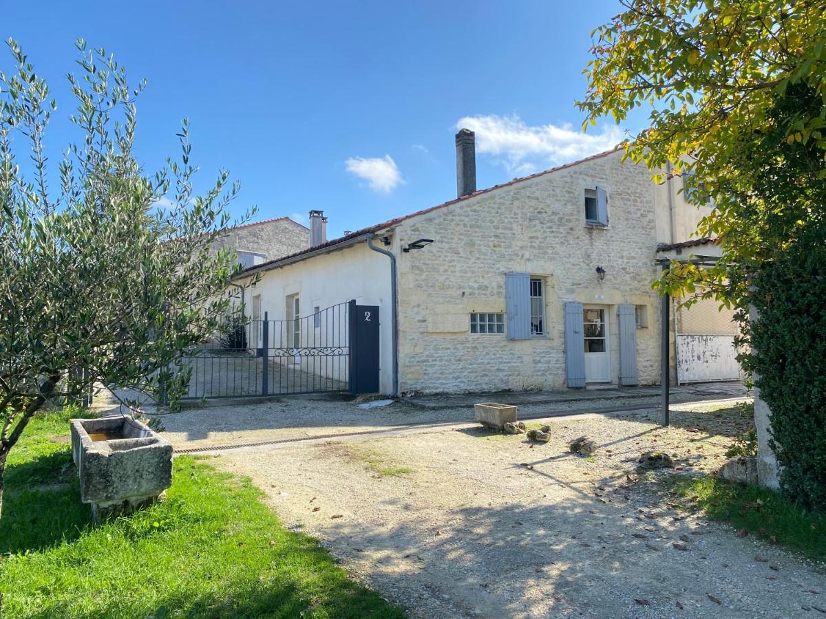 Domaine De La Laigne - Spa Asnières-la-Giraud 외부 사진